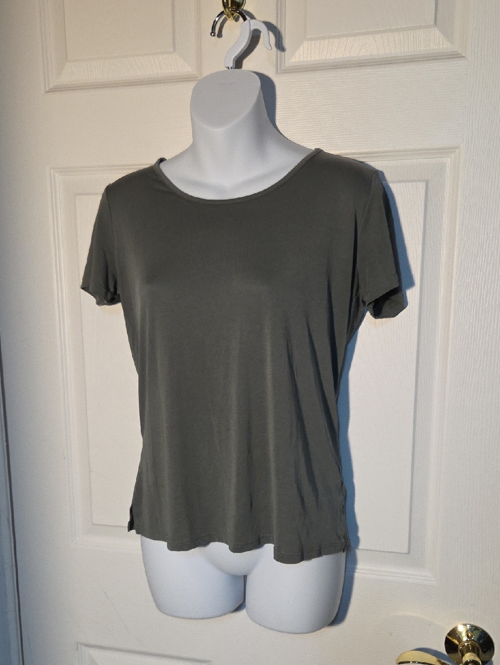 crosby Short Sleeve Crewneck Tee Blouse in Sage Sz S
